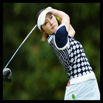 鶴岡果恋,女子プロ,ゴルフ,90期生
